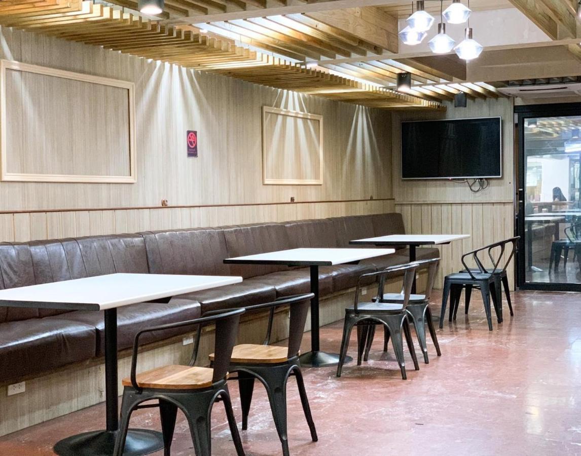 Watana Hotel Bangkok Zewnętrze zdjęcie