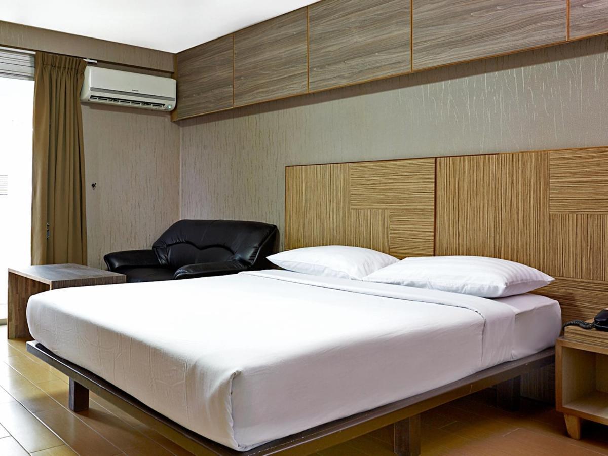 Watana Hotel Bangkok Zewnętrze zdjęcie