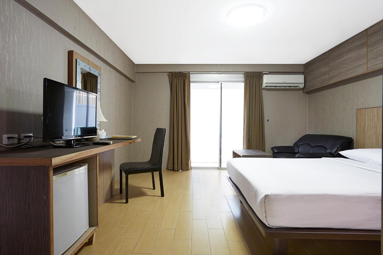 Watana Hotel Bangkok Zewnętrze zdjęcie