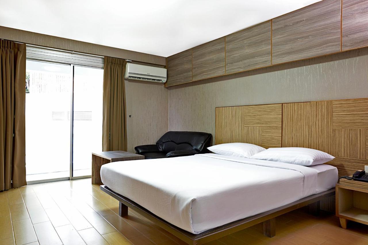 Watana Hotel Bangkok Zewnętrze zdjęcie